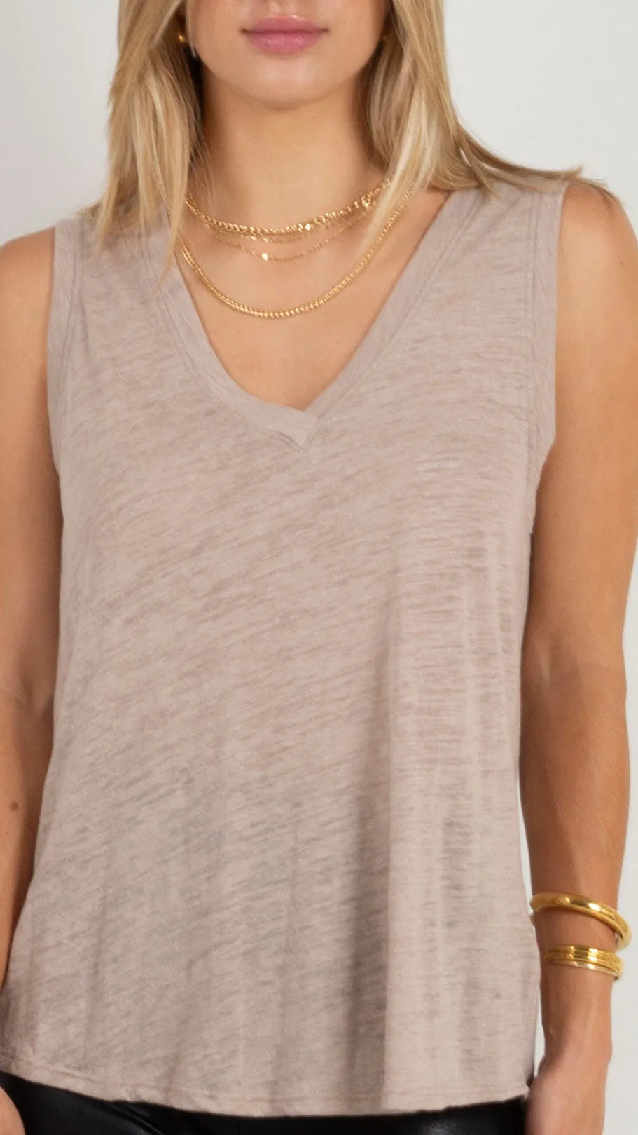 Basic Swing V Neck Tank - Latte