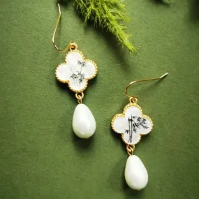 Dangle Earrings: Ice Clover