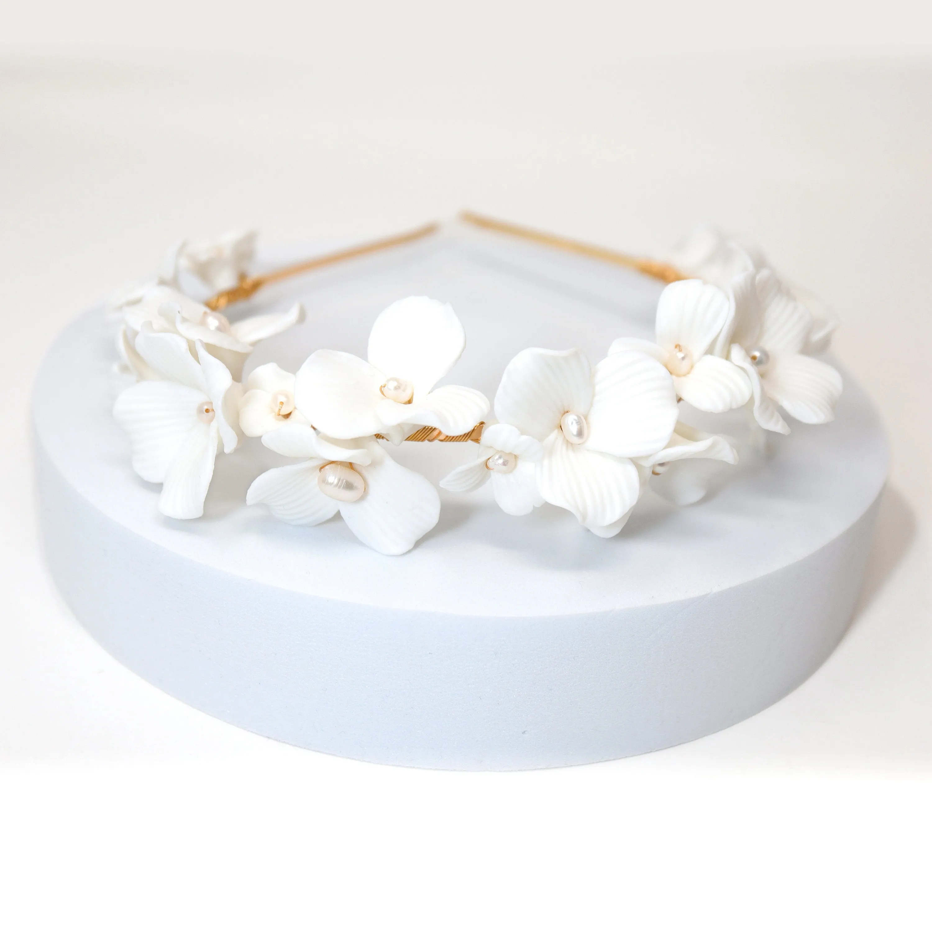 Freshwater Pearl Porcelain Ceramic White Flower Pearl Bridal Headband, Bridal Hair Vine, Delicate Headband, Hair accessories.