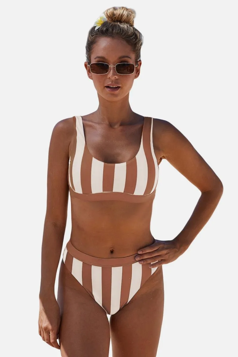 Gestreifter Tank-Bikini mit hoher Taille