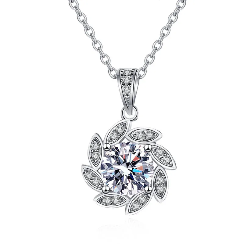 Lucky Revolving Flower Moissanite Necklace