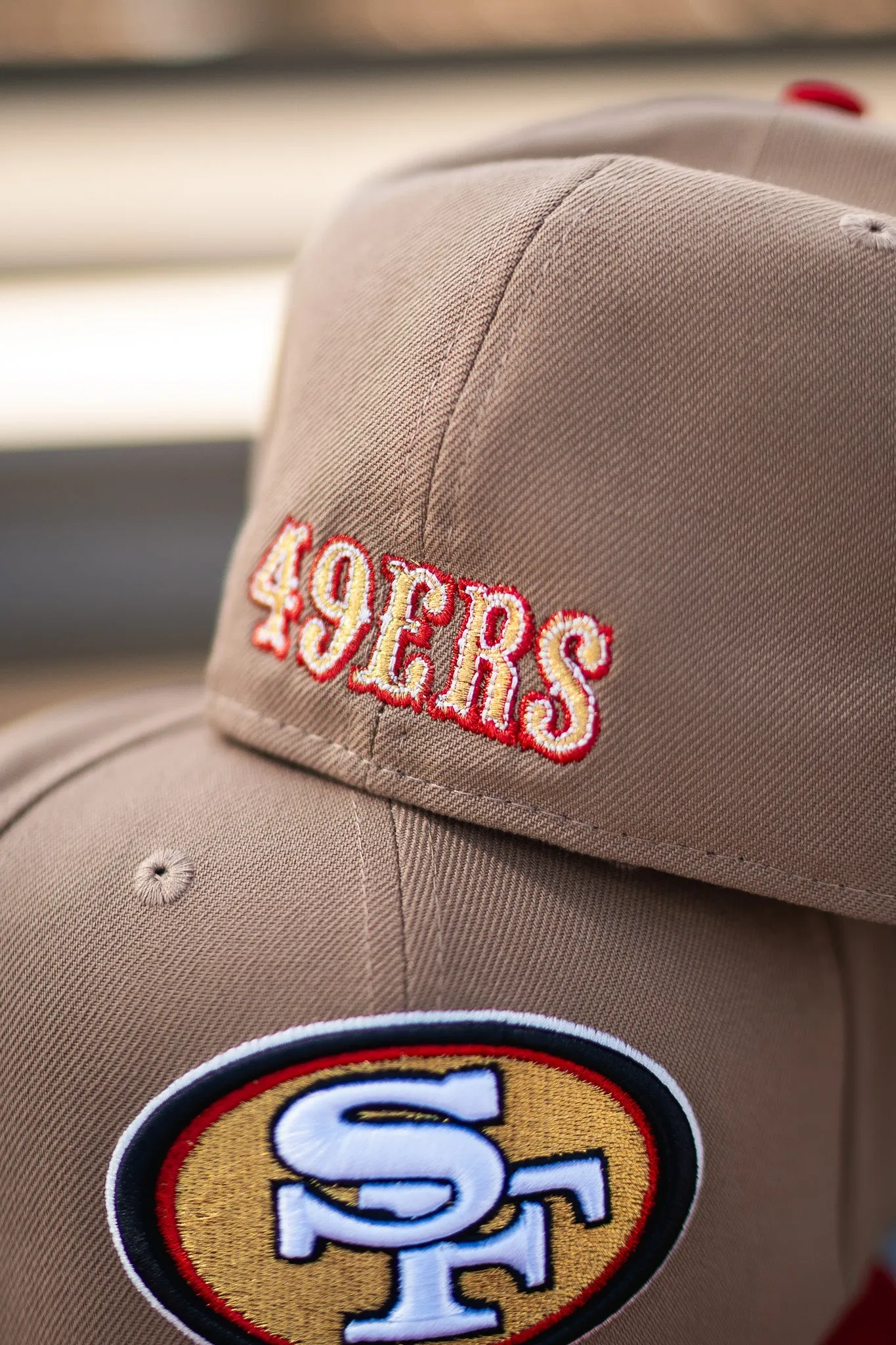 New Era San Francisco 49ers 75th Anniversary Green UV (Khaki/Red)