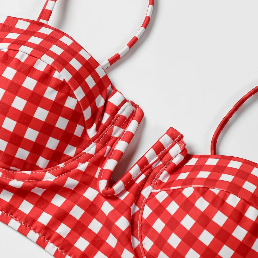 Sunset and Swim – Roter, karierter brasilianischer Bikini mit Gingham-Muster