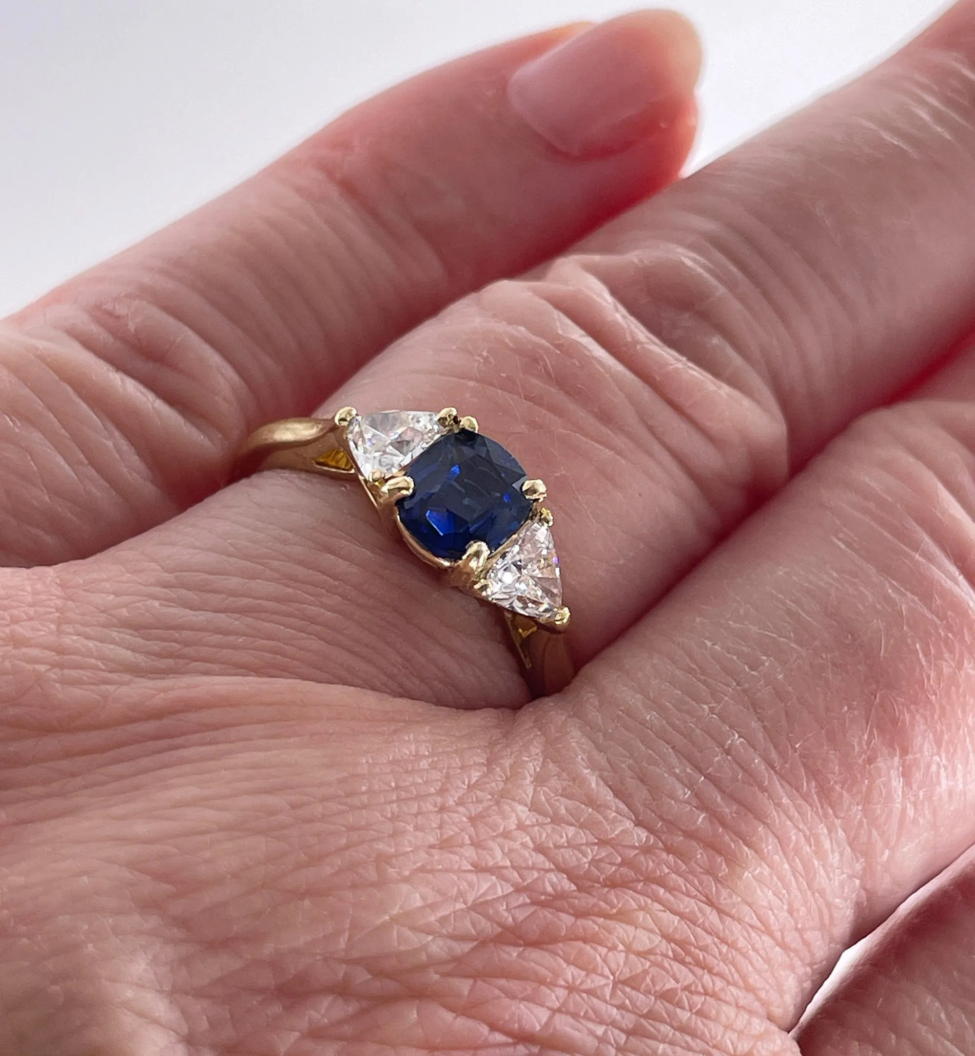 Vintage Van Cleef & Arpels GIA 1.39ctw No-Heat Blue Sapphire and Diamond 3 Stone 18k Yellow Gold Ring