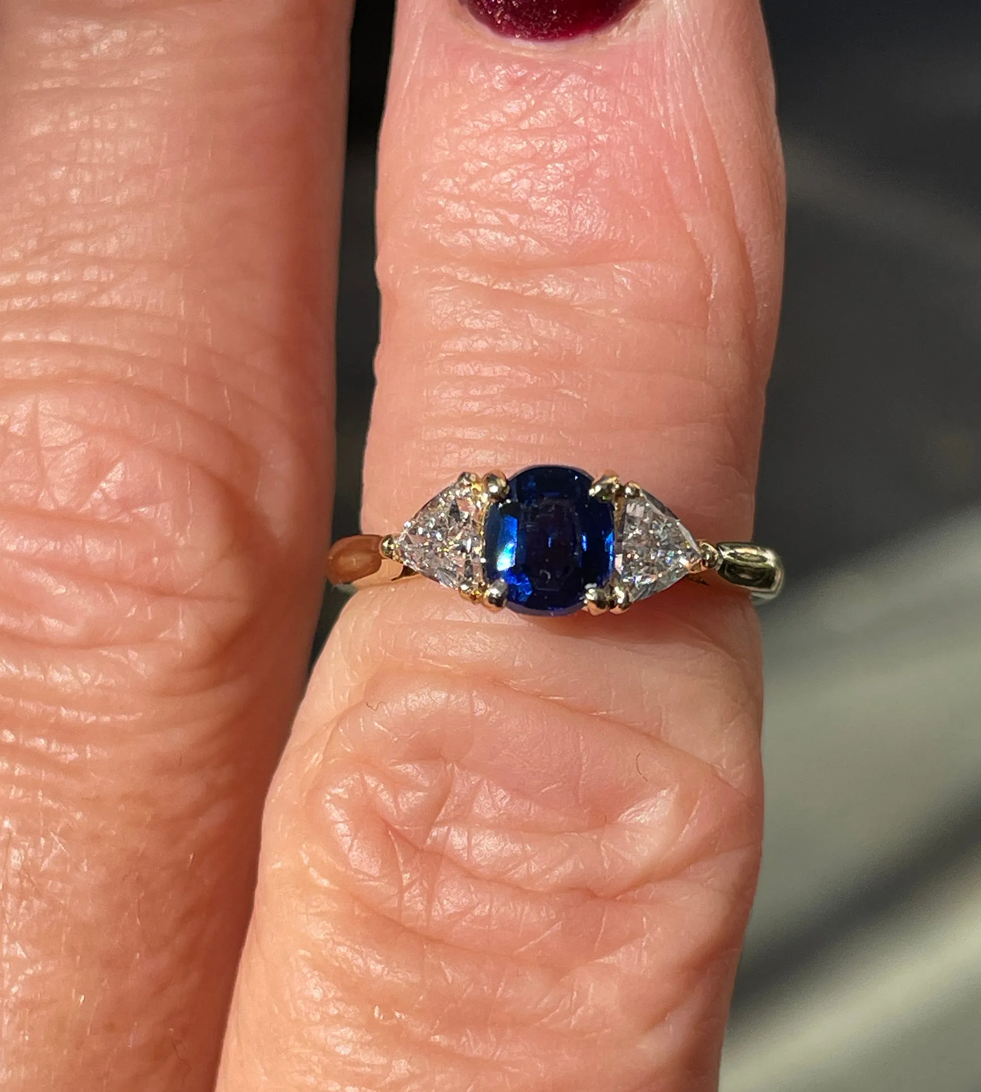 Vintage Van Cleef & Arpels GIA 1.39ctw No-Heat Blue Sapphire and Diamond 3 Stone 18k Yellow Gold Ring