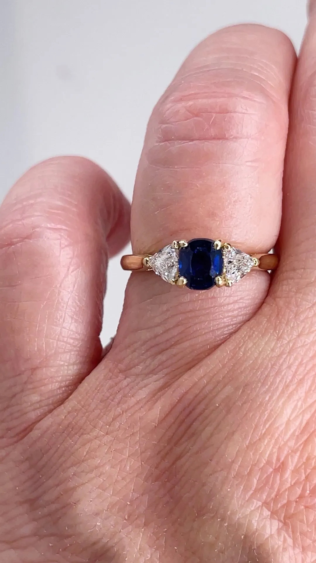 Vintage Van Cleef & Arpels GIA 1.39ctw No-Heat Blue Sapphire and Diamond 3 Stone 18k Yellow Gold Ring