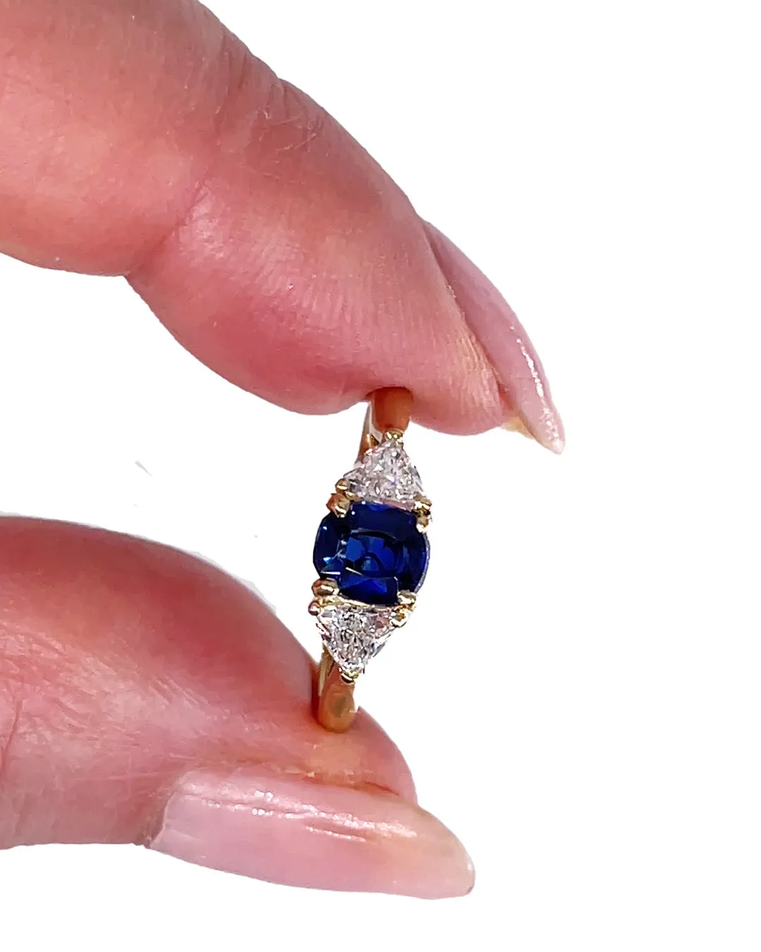 Vintage Van Cleef & Arpels GIA 1.39ctw No-Heat Blue Sapphire and Diamond 3 Stone 18k Yellow Gold Ring